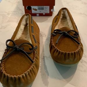 BNWOT cozy Leather upper Moccasin Slippers